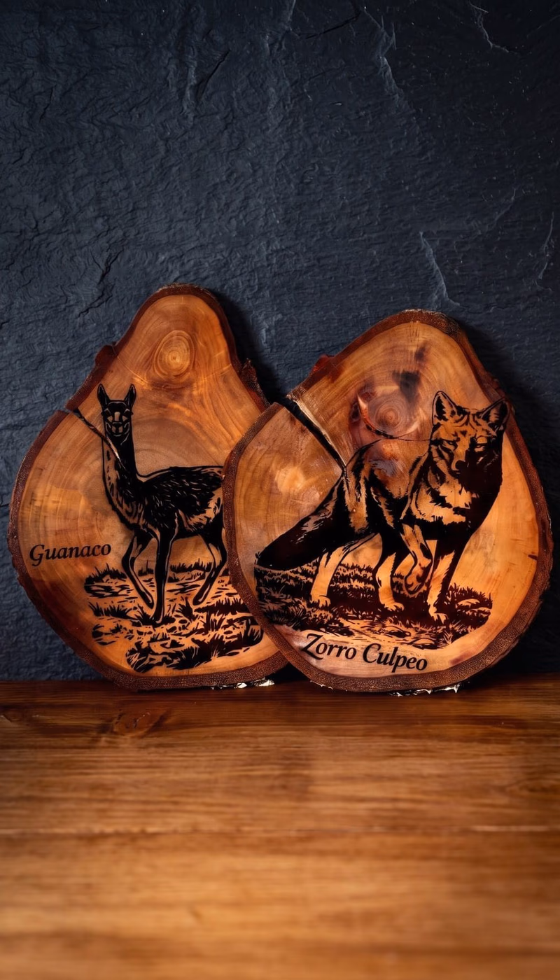 Detalle y técnica Kintsugi en grabado de madera